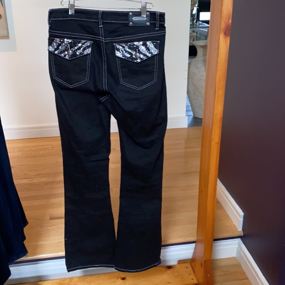 •Ladies Tru Luxe Jeans - Picture 2 of 3